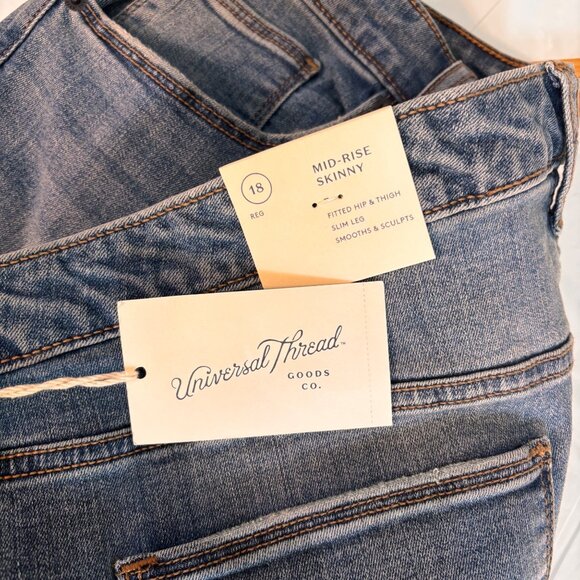 Universal Thread Women's 18R Mid-Rise Skinny Jeans Medium Wash Distressed Denim - Picture 4 of 12